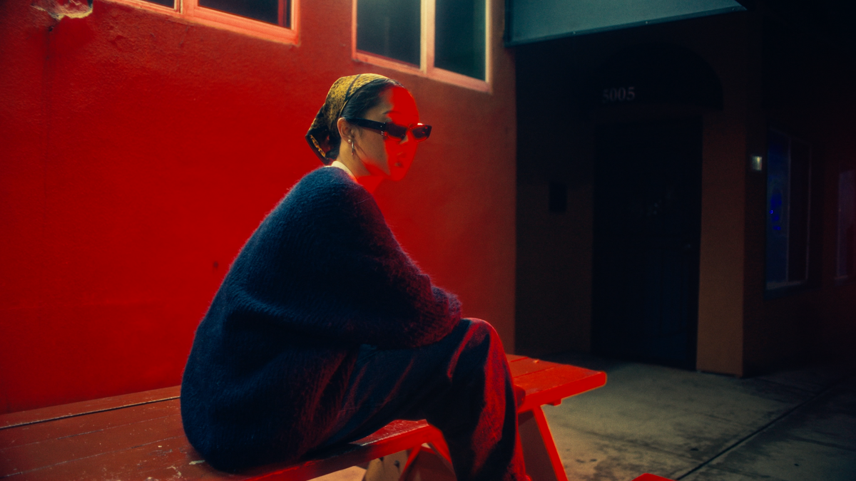 "DEZI" - FASHION SPEC