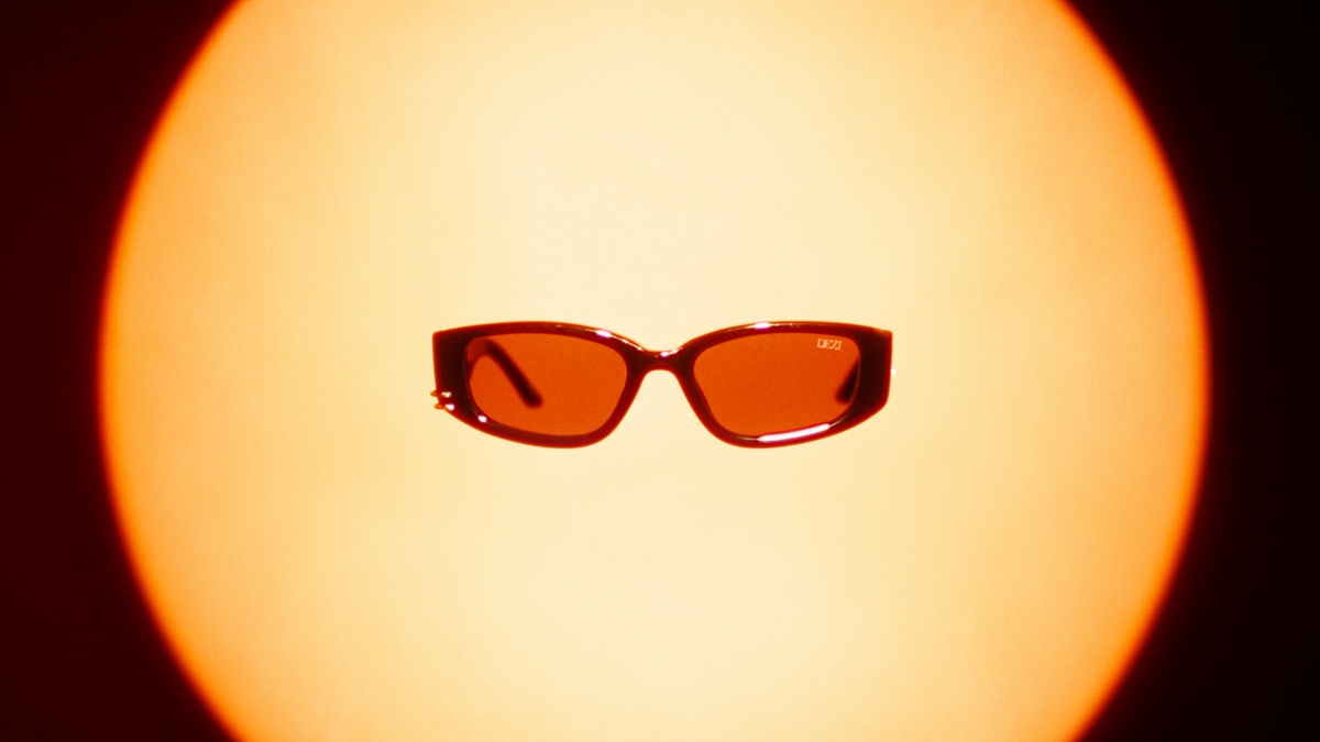 "DEZI" - FASHION SPEC
